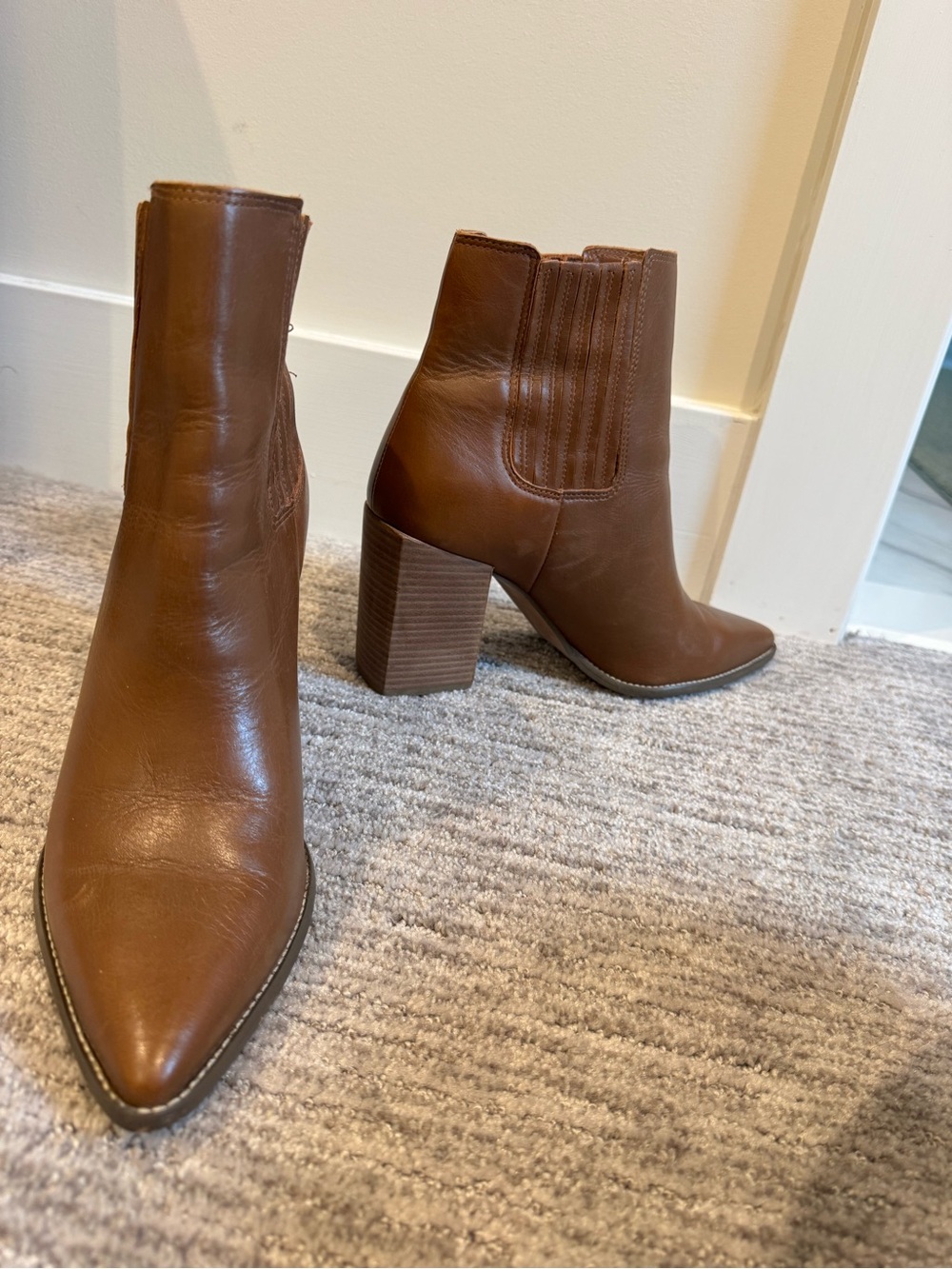 Steve Madden Brown Leather Pointed Toe Block Heel Ankle Booties